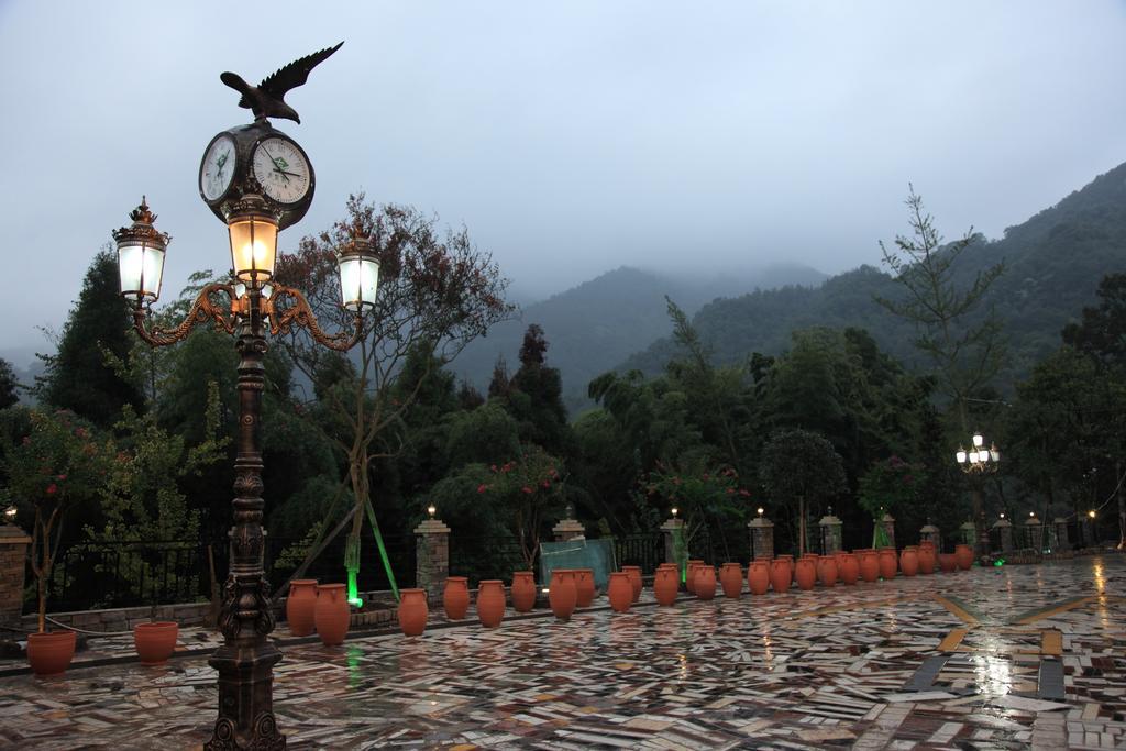 Panshan Tingquan Tuwo Holiday Resort 乐山 外观 照片